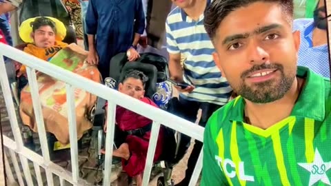 BABAR AZAM MEETING HIS FANS 😍