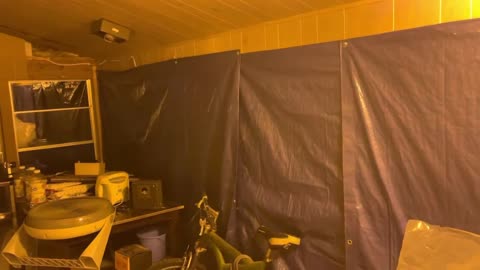 50 watt HPS Light at night.mp4