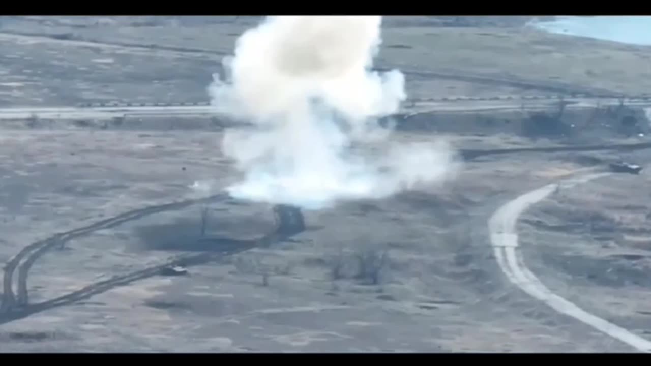 Destruction of the Russian T-72 tank with a Javelin in the direction of Donetsk