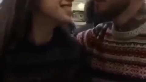 Поцелуй с сюрпризом)