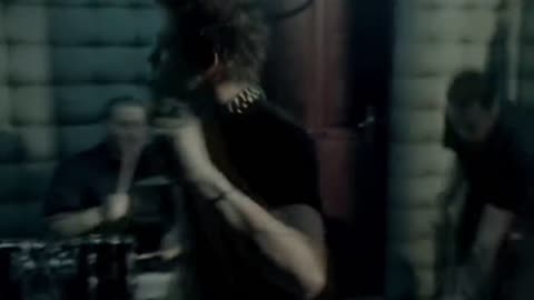 Evanescence -bring me to life (official music vidio)