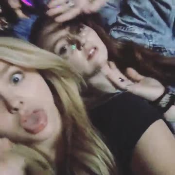 Chole grace moretz singing in live show