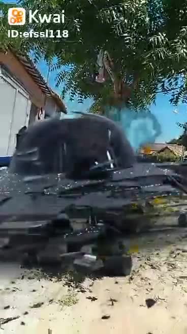 UFO FALLS ON THE ROOF OF THE HOUSE WATCH THE VIDEO AND SHARE