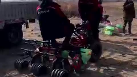 Sitable gasoline engine, gasoline engine with six-