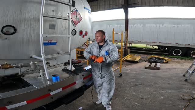 Aluminum Polishing 4500 Gallon Tanker