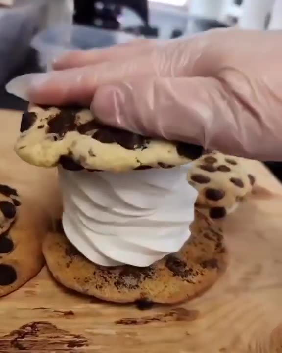 Cookies ice cream sandwiches 🍪🍦