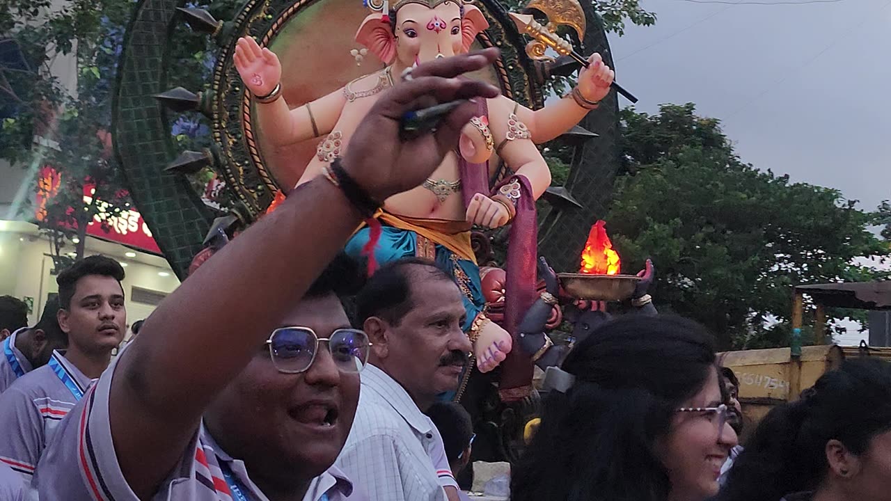 Mumbai Cha Raja