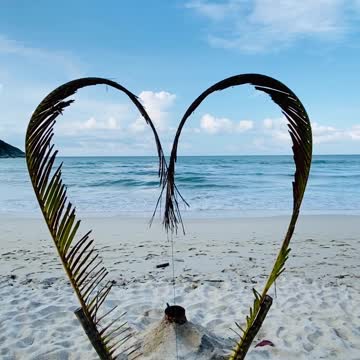 Bali! the sound of waves and seagulls, how wonderful it is.