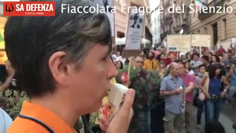 Cagliari fiaccolata per l'abrogazione del green pass