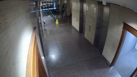 8003FCOB01ElevatorLobby_2021-01-06_21h40min01s373ms.mp4