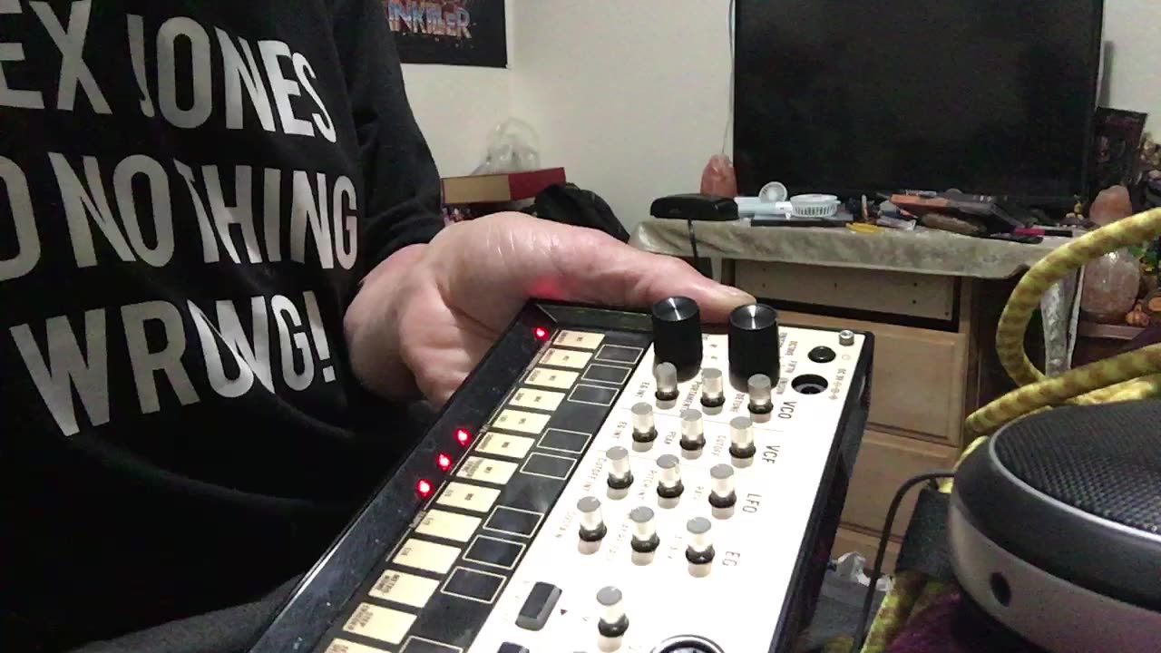 How to play Korg Volca Keys Heavy Metal style of Judas Priest