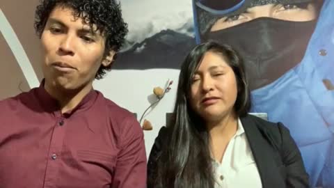 Pareja boliviana celebra matrimonio en las alturas