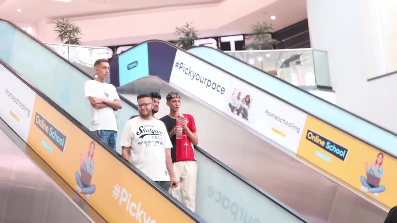 MANTHONG ON THE ESCALATOR PRANK