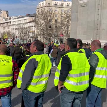 Los agricultores parados en la Puerta de Alcalá FEBRERO 2024
