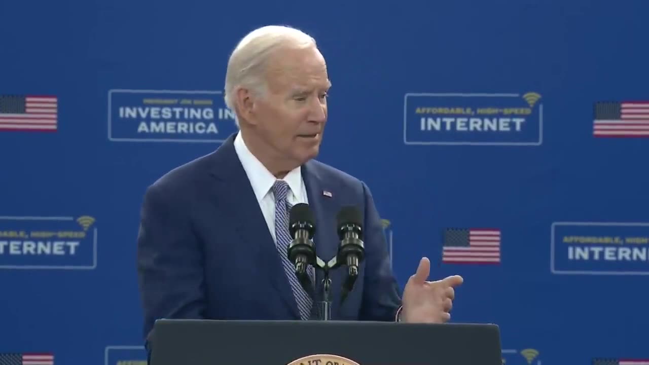 Biden Said He Took A Picture With A Colleague, Then Actually Remembers that She Was Never There