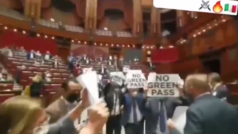 Οι Ιταλοί βουλευτές επαναστατούν