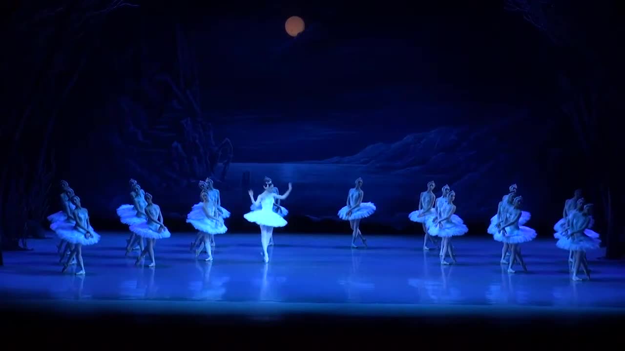 STATE BALLET OF GEORGIA: "EL LAGO DE LOS CISNES"