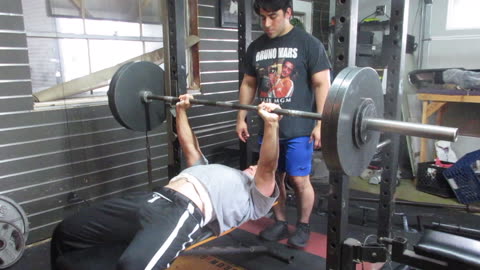 325 Close Grip Bench