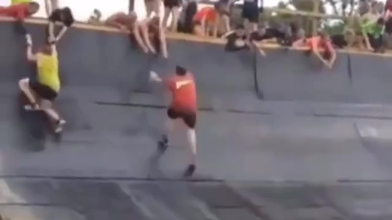 Super Funny fail🤣🤣 (He gave up Halfway)