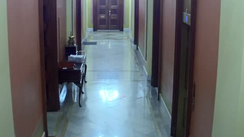 0263USCH02H227Hallway_2021-01-05_06h40min00s400ms.mp4