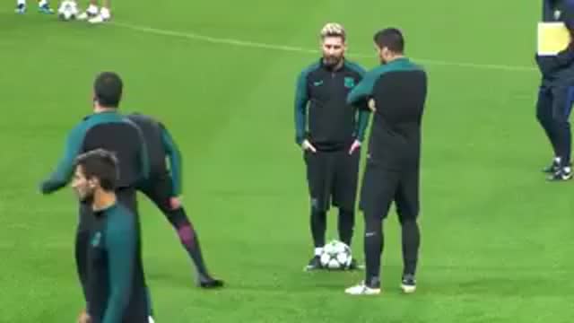 Neymar doesn't see the funny side of Luis Suarez's prank 😠😠ðŸ˜