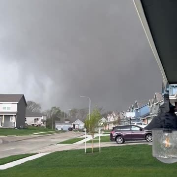 Tornado at State and 177th near Omaha NE