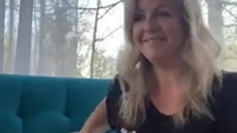 Lisa Kelly Singer was live 3-25-2020