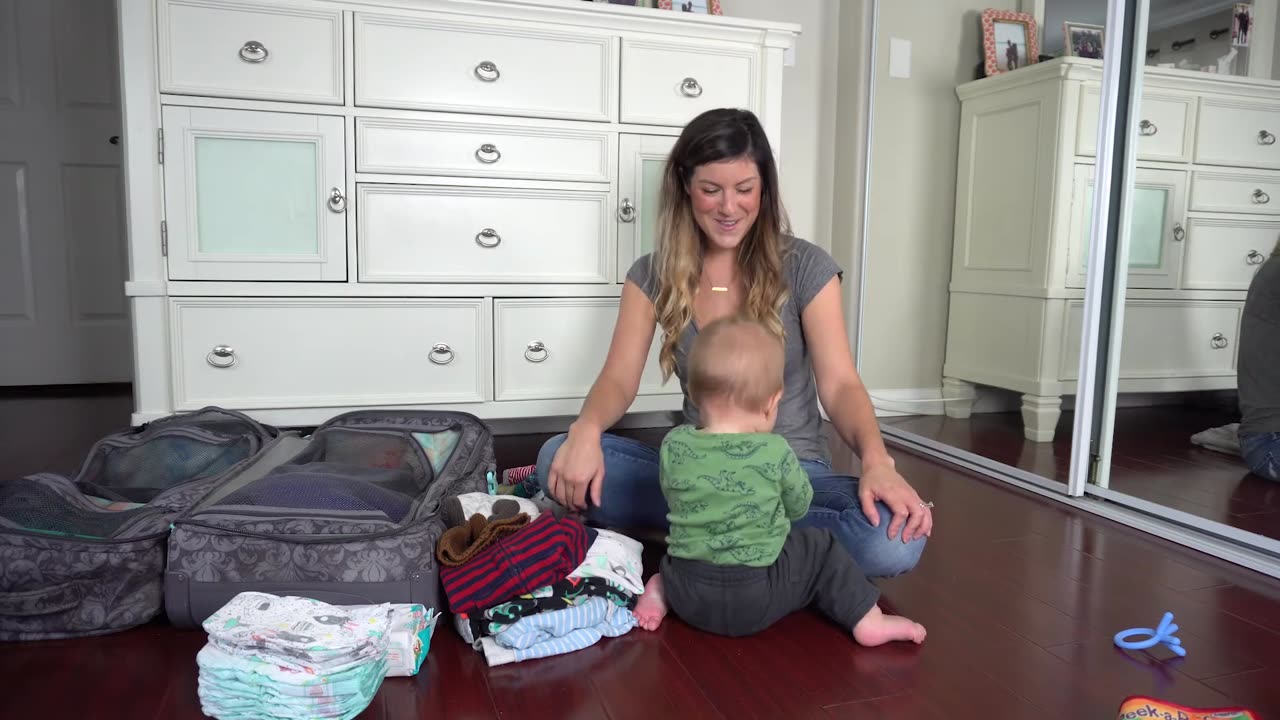 How to Travel with Baby | PART 1 - What to Pack???