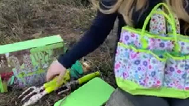 Ahomdoo Garden Tool Set, Gardening Gifts for Women Review, Super Chic Garden Tools