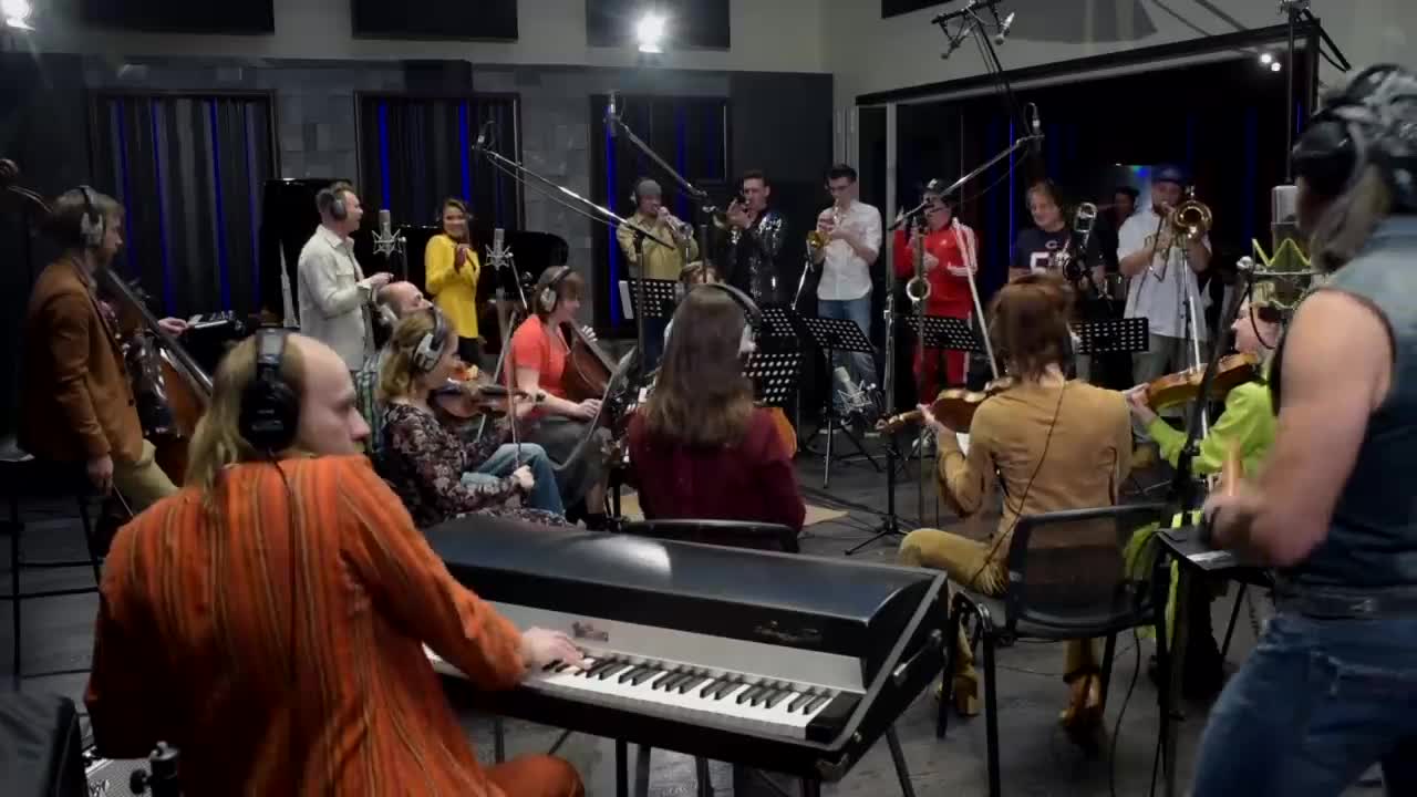 In the Stone – Leonid & Friends (EW&F cover)