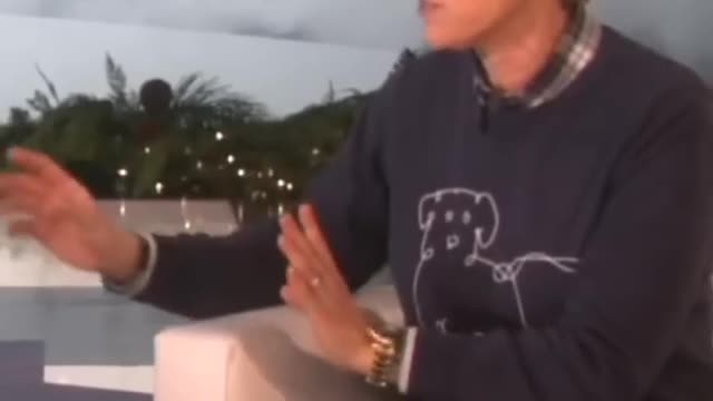 Sia being insane on Ellen's show when asked about her face