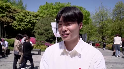 South Koreans cash out with banking apps amid inflation woe
