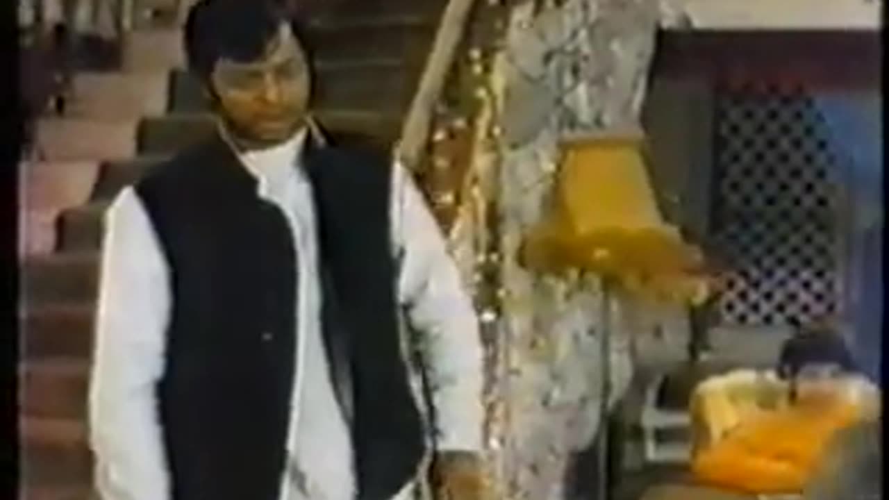 Ga Mere Diwane Dil Is Duniya Se Kya ( Doulat Aur Duniya ) Mehdi Hassan.