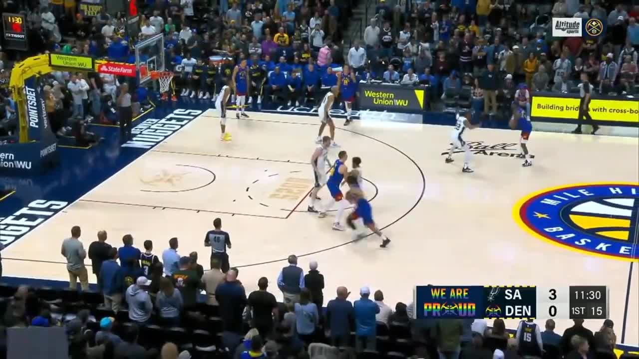 Jamal Murray posts up Tre Jones twice in the first 3 minutes of Spurs @ Nuggets