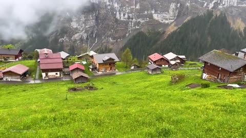 Beautiful rain walking tour in Gimmelwald 🇨🇭 A Swiss village