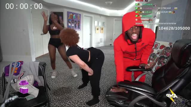 ICE SPICE TWERKS ON KAI CENAT