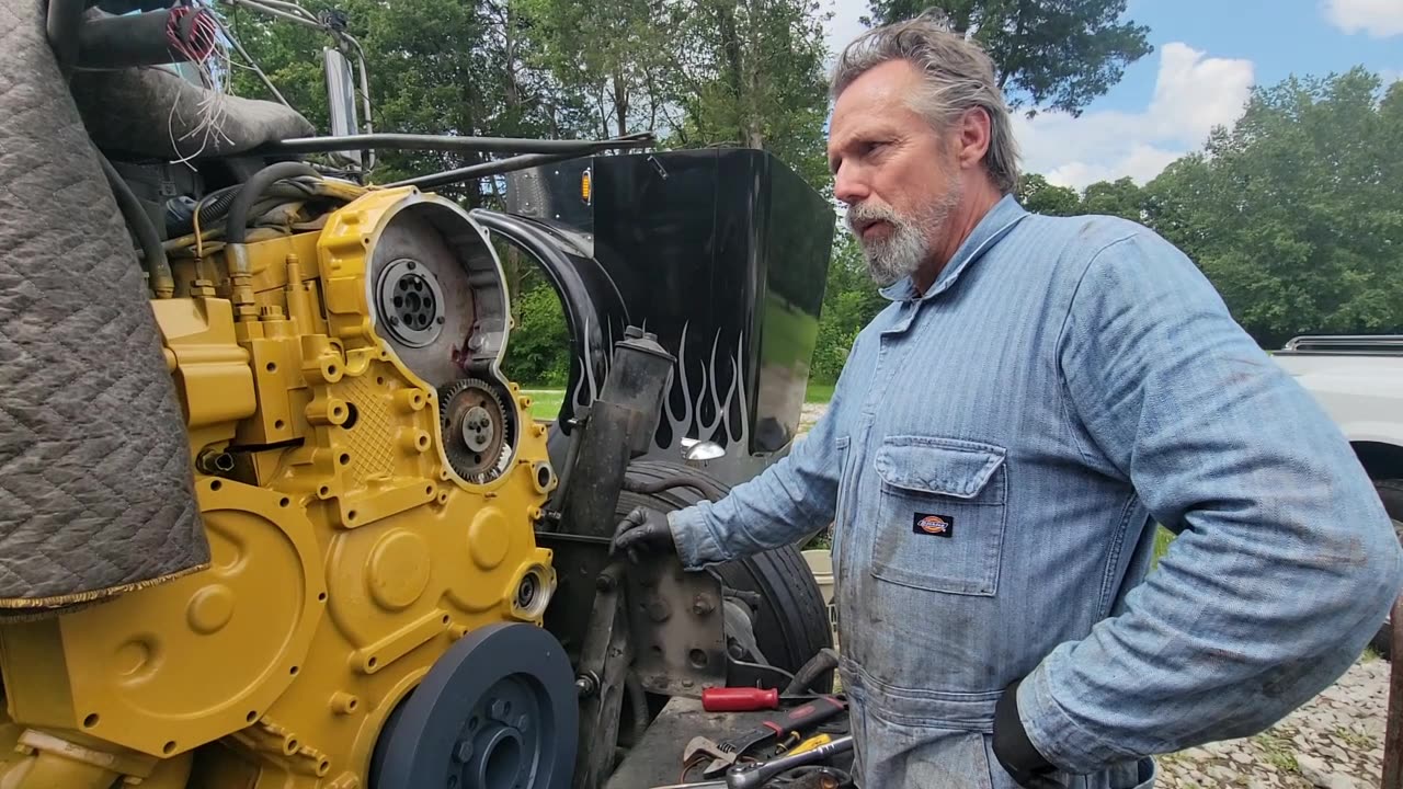 KEEPING IT CLEAN: 3406 E CAT MOTOR