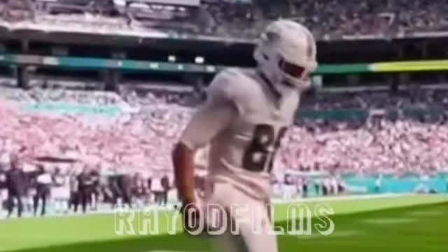 Mike Gesicki scores TD then does the 2nd worst Griddy of all time😭