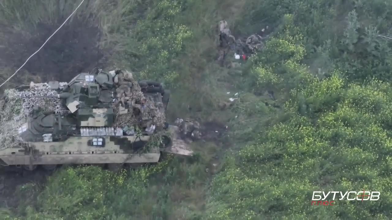 Ukrainian troops caught in a minefield in Zaporizhzhia and attempt to recover their wounded