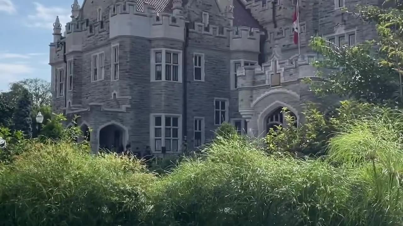 DONT spend your money on tourist attractions in Toronto