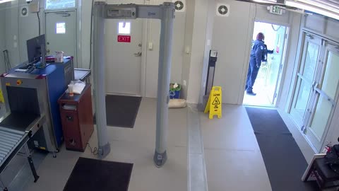 0972USCG00SouthTrailer_2021-01-06_13h40min02s050ms.mp4