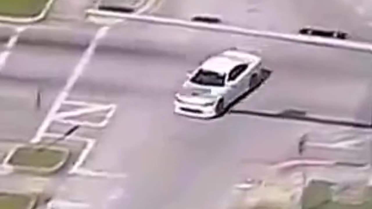 High-Speed Chase: Miami Police Pursuit from Above 🚔🚁