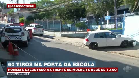 60 tiros na porta da escola