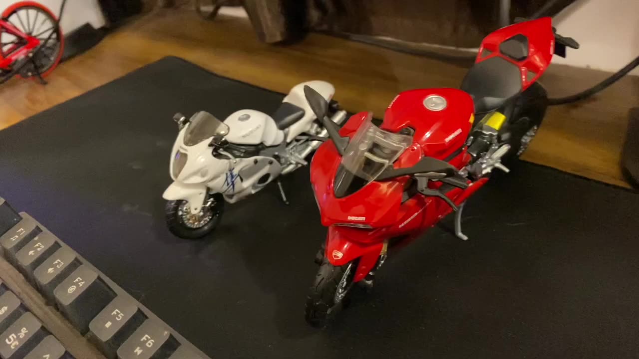 hayabusa maisto 1:18 scale modal review & unboxing 👌🏻👌🏻👌🏻
