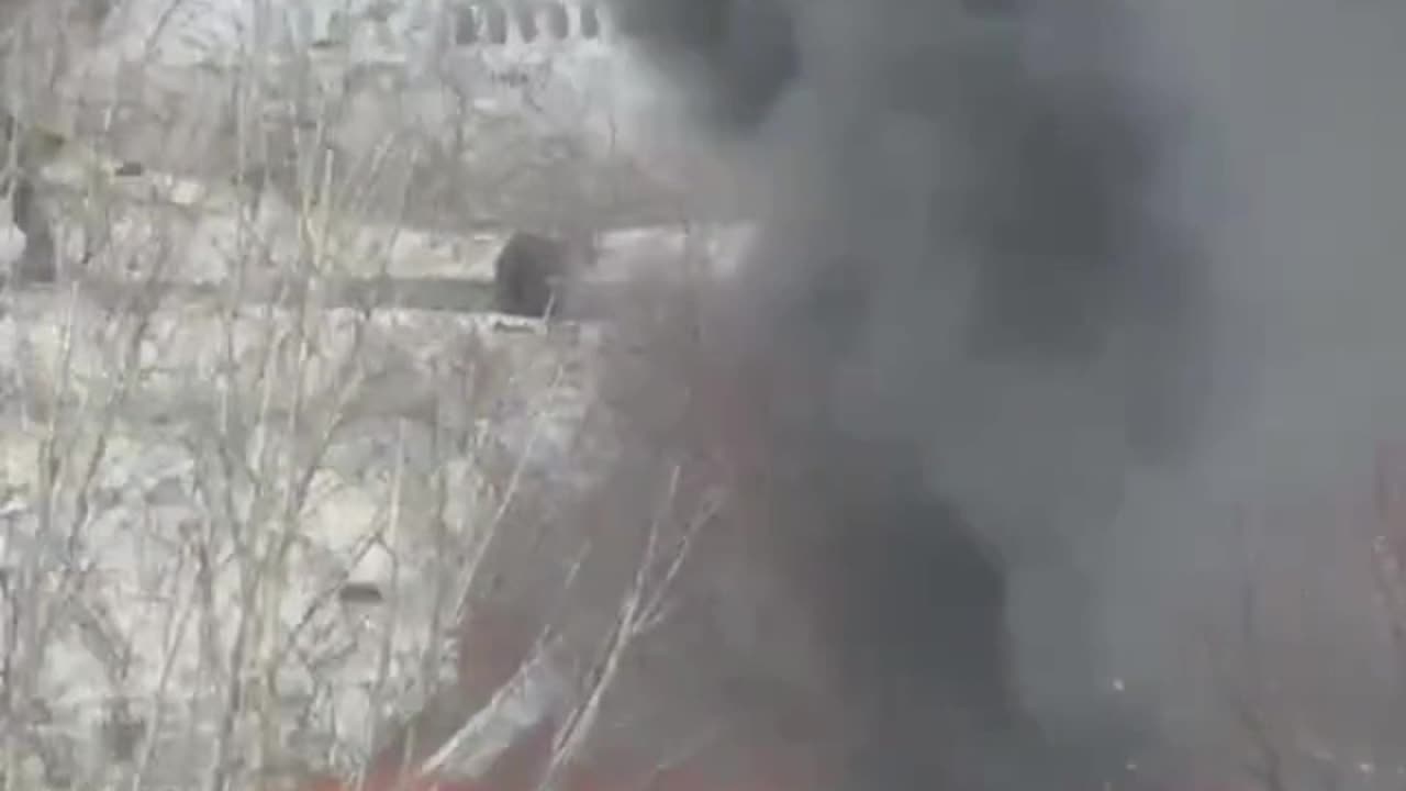 The instant that Russian forces detonated the Mi-8AMTSh chopper before leaving Gostomel. #shorts