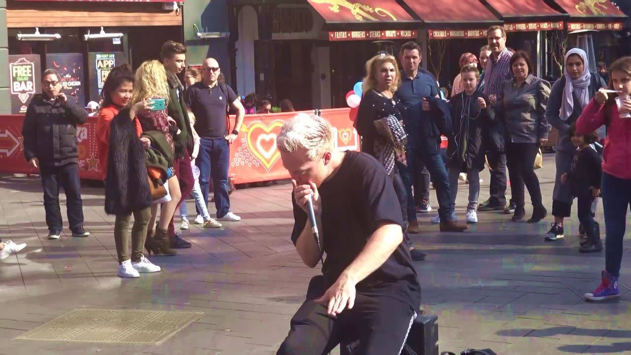 Intensit The Hu man sound. London Busker 2017