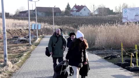 War has started, say Ukrainians fleeing to Poland