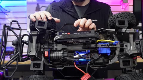 Run bigger batteries in the Traxxas Maxx Slash