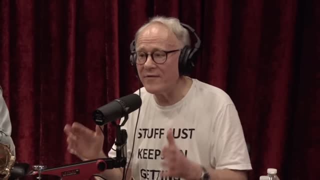 Joe Rogan: The TRUTH About The Pyramids!! No Pharaoh's Were Ever Found Inside A Pyramid..!?