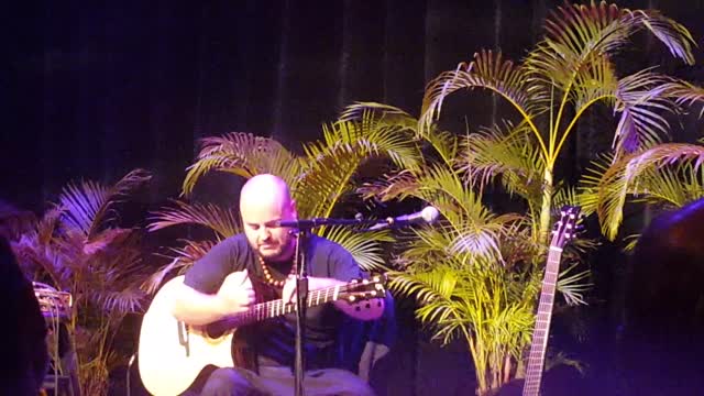 Live acoustic Maui 2019